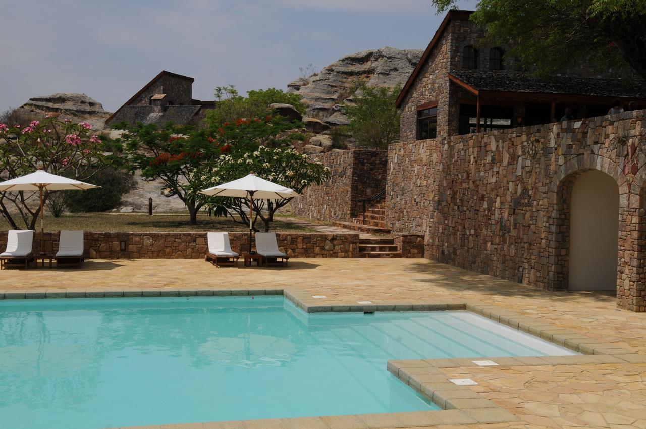 Le Jardin Du Roy Hotel Ranohira ภายนอก รูปภาพ