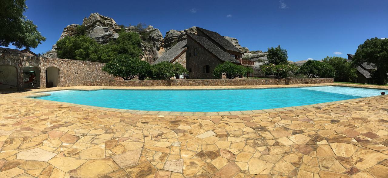 Le Jardin Du Roy Hotel Ranohira ภายนอก รูปภาพ